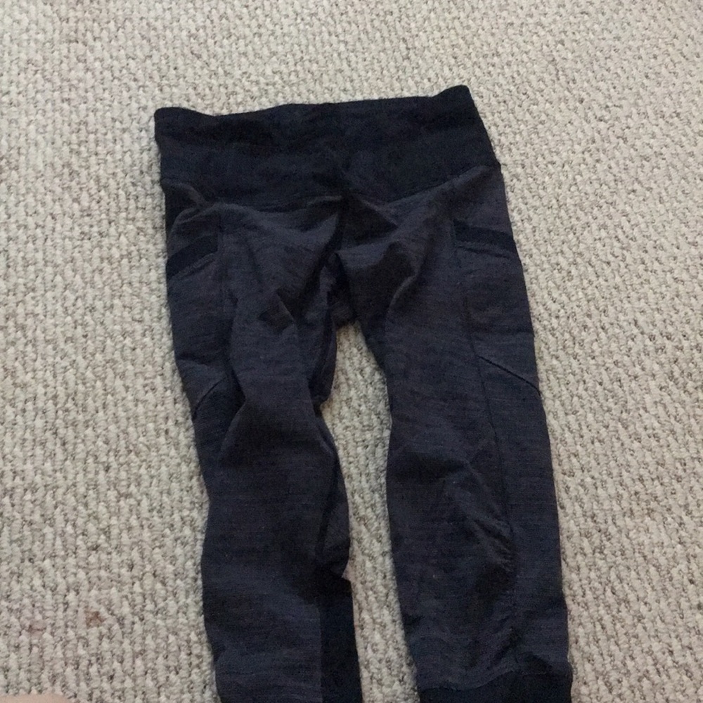 LULU LEMON CAPRIS!!!!!